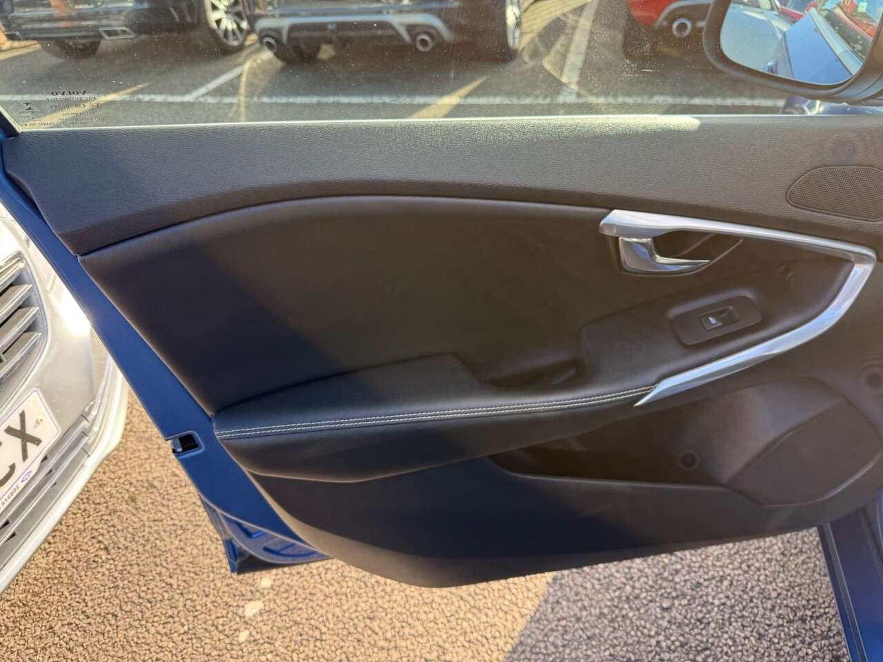 2018 VOLVO V40 2018 VOLVO V40