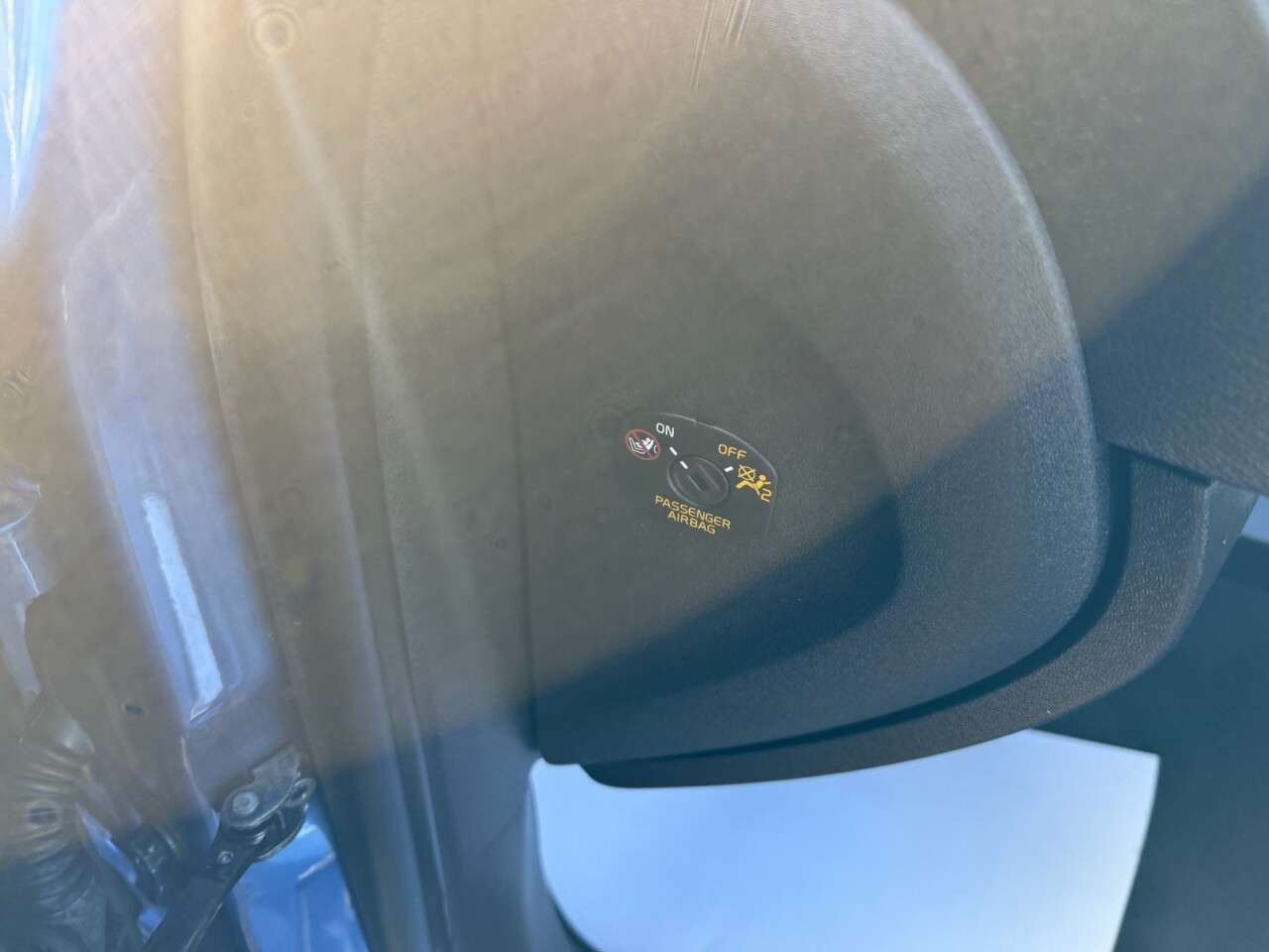 2018 VOLVO V40 2018 VOLVO V40