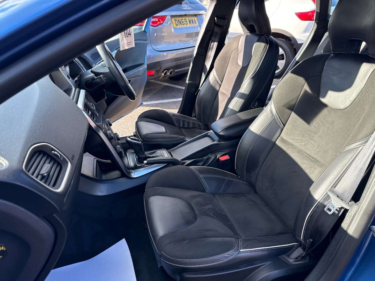 2018 VOLVO V40 2018 VOLVO V40