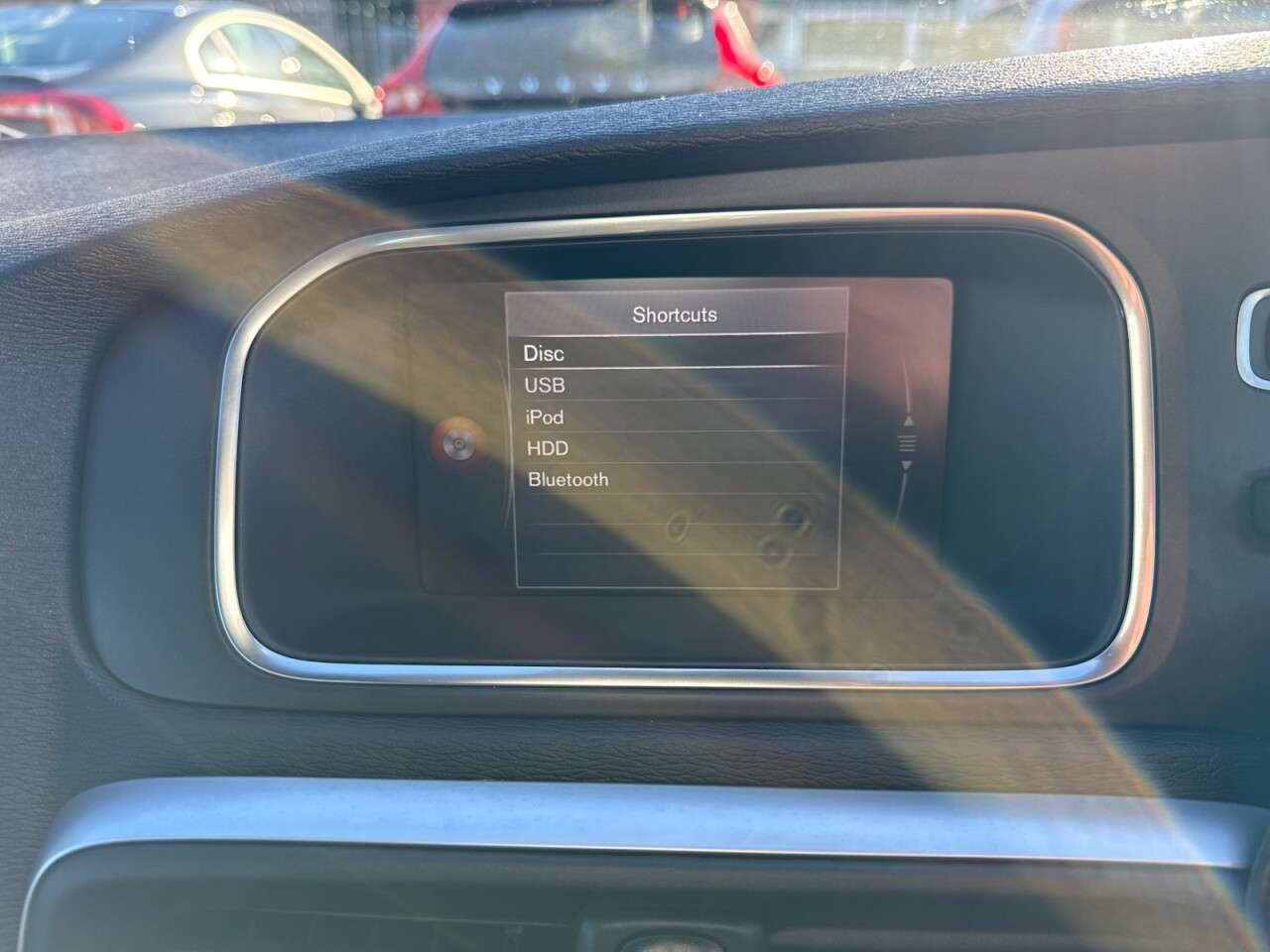 2018 VOLVO V40 2018 VOLVO V40