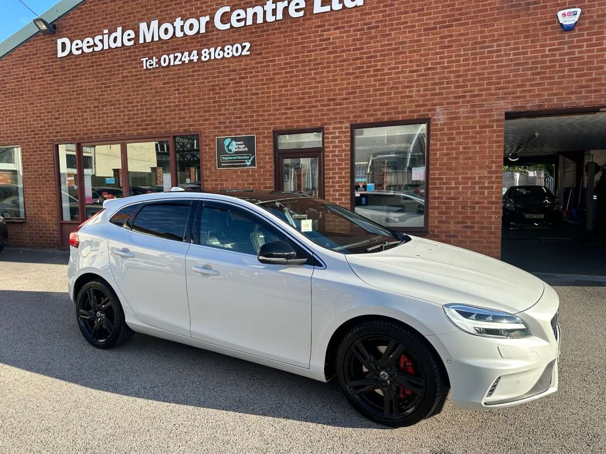 Check out this Volvo V40 2017 Diesel Automatic