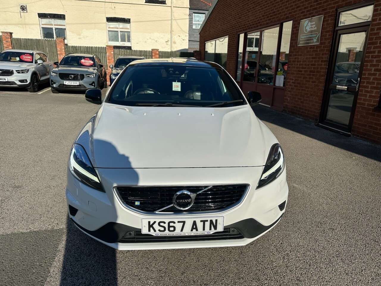 2017 VOLVO V40 2017 VOLVO V40