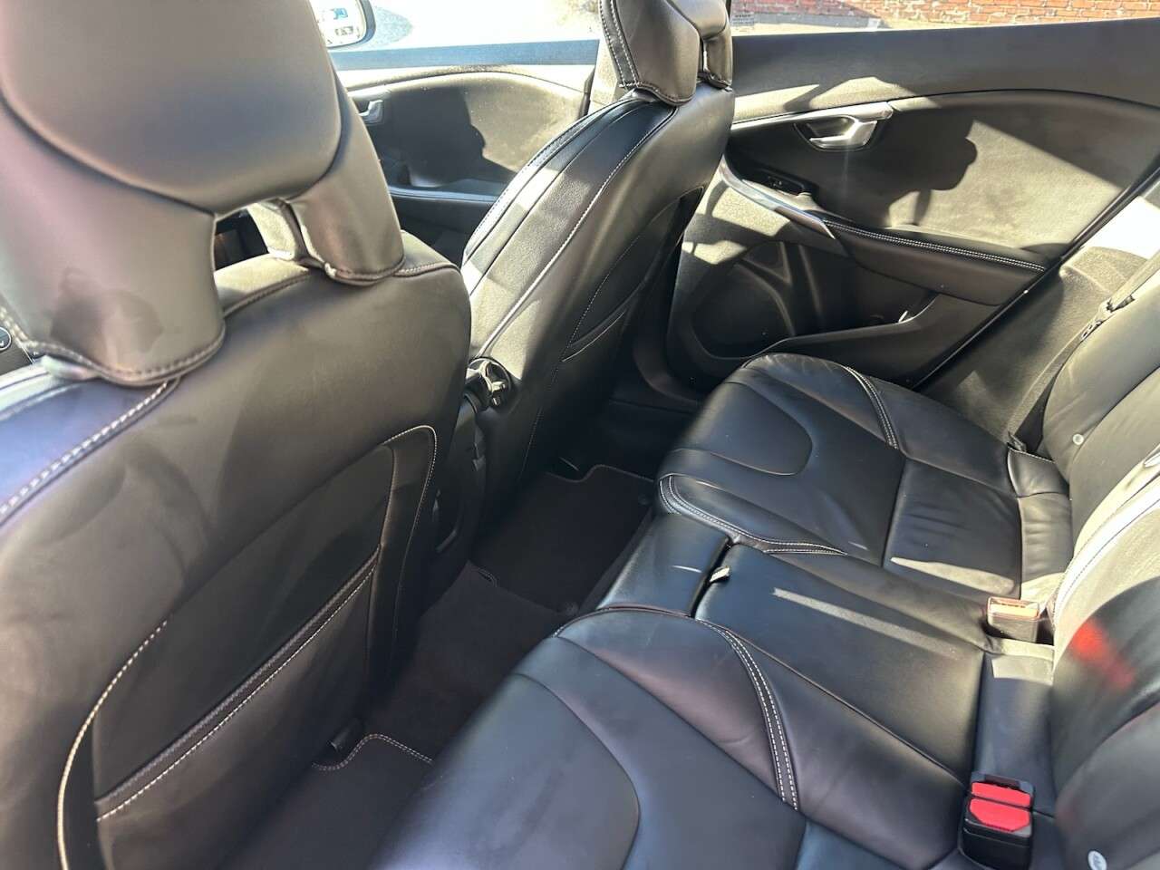 2017 VOLVO V40 2017 VOLVO V40