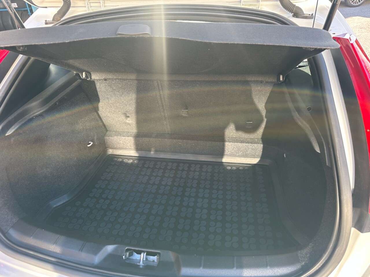 2017 VOLVO V40 2017 VOLVO V40