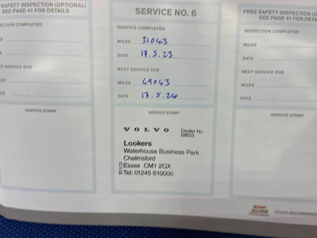 2017 VOLVO V40 2017 VOLVO V40