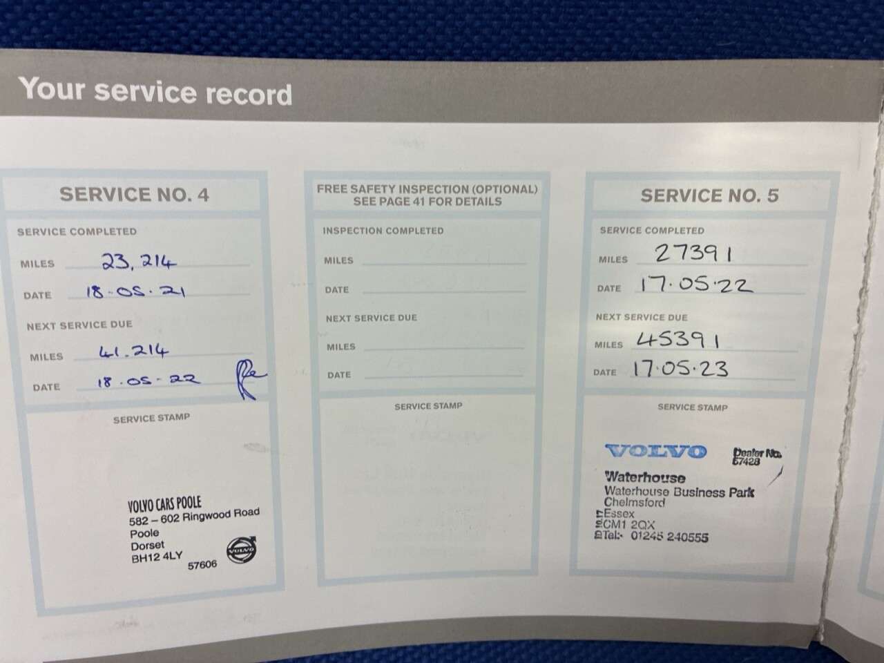 2017 VOLVO V40 2017 VOLVO V40