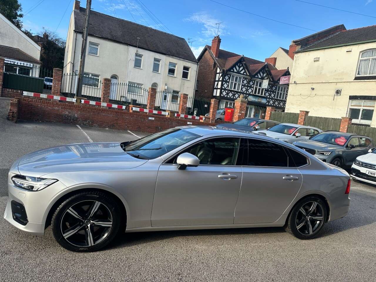 2018 VOLVO S90 2018 VOLVO S90