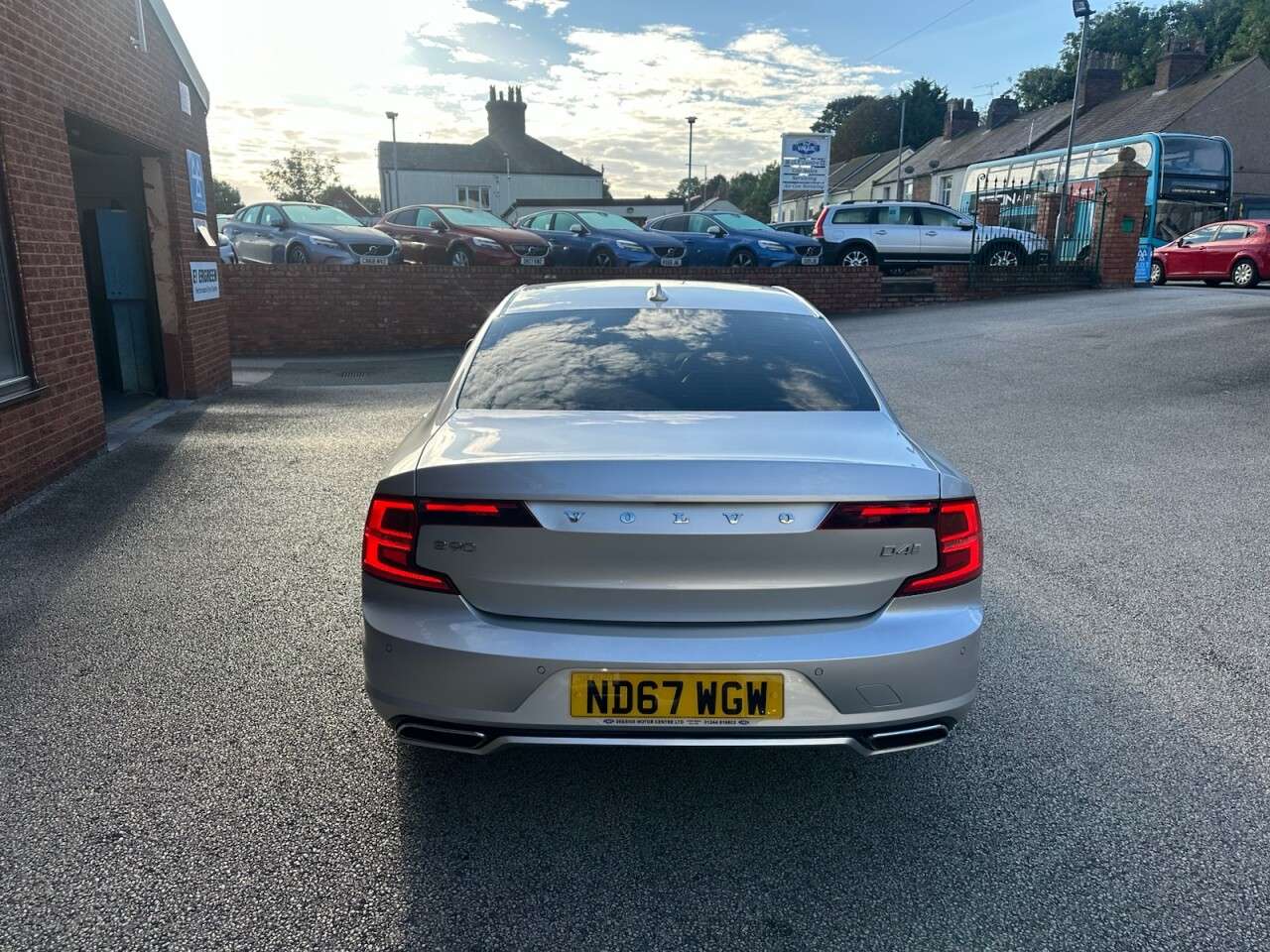 2018 VOLVO S90 2018 VOLVO S90