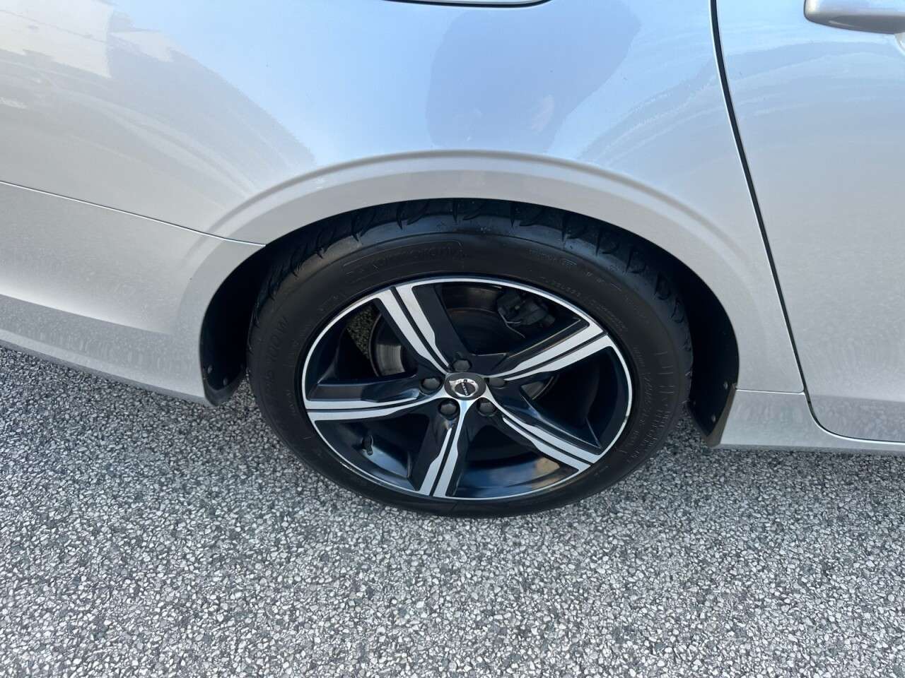 2018 VOLVO S90 2018 VOLVO S90