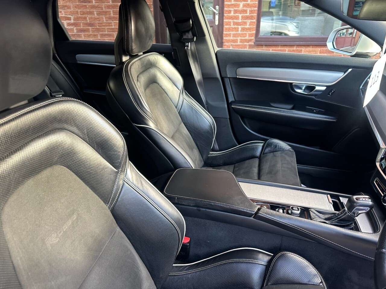 2018 VOLVO S90 2018 VOLVO S90