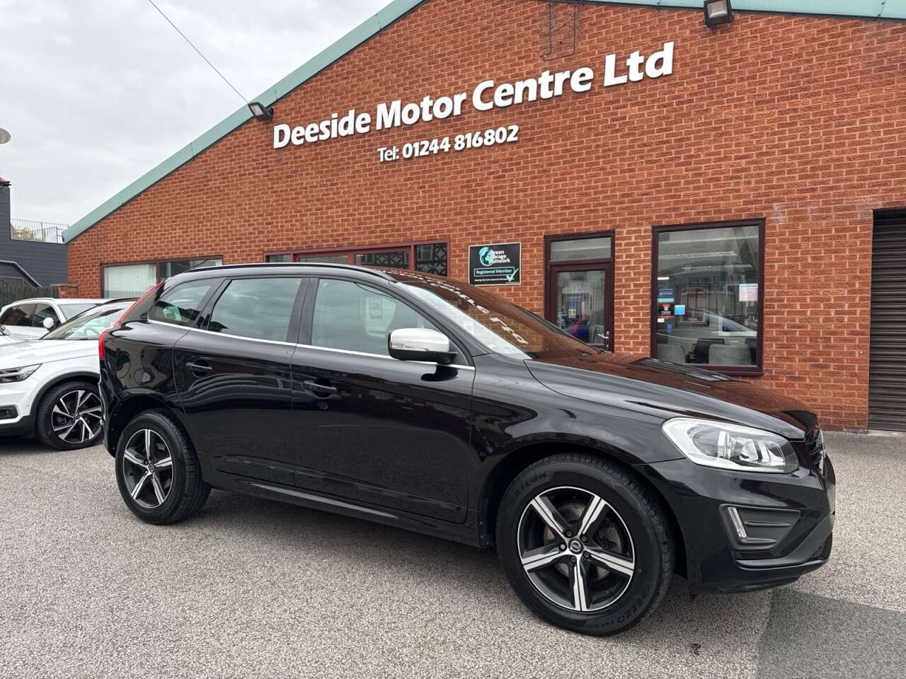 A 2016 VOLVO XC60 2.0 D4 R-Design Nav SUV 5dr Diesel Auto Euro 6 (s/s) (190 ps) Rear parking A 2016 VOLVO XC60 2.0 D4 R-Design Nav SUV 5dr Diesel Auto Euro 6 (s/s) (190 ps) Rear parking