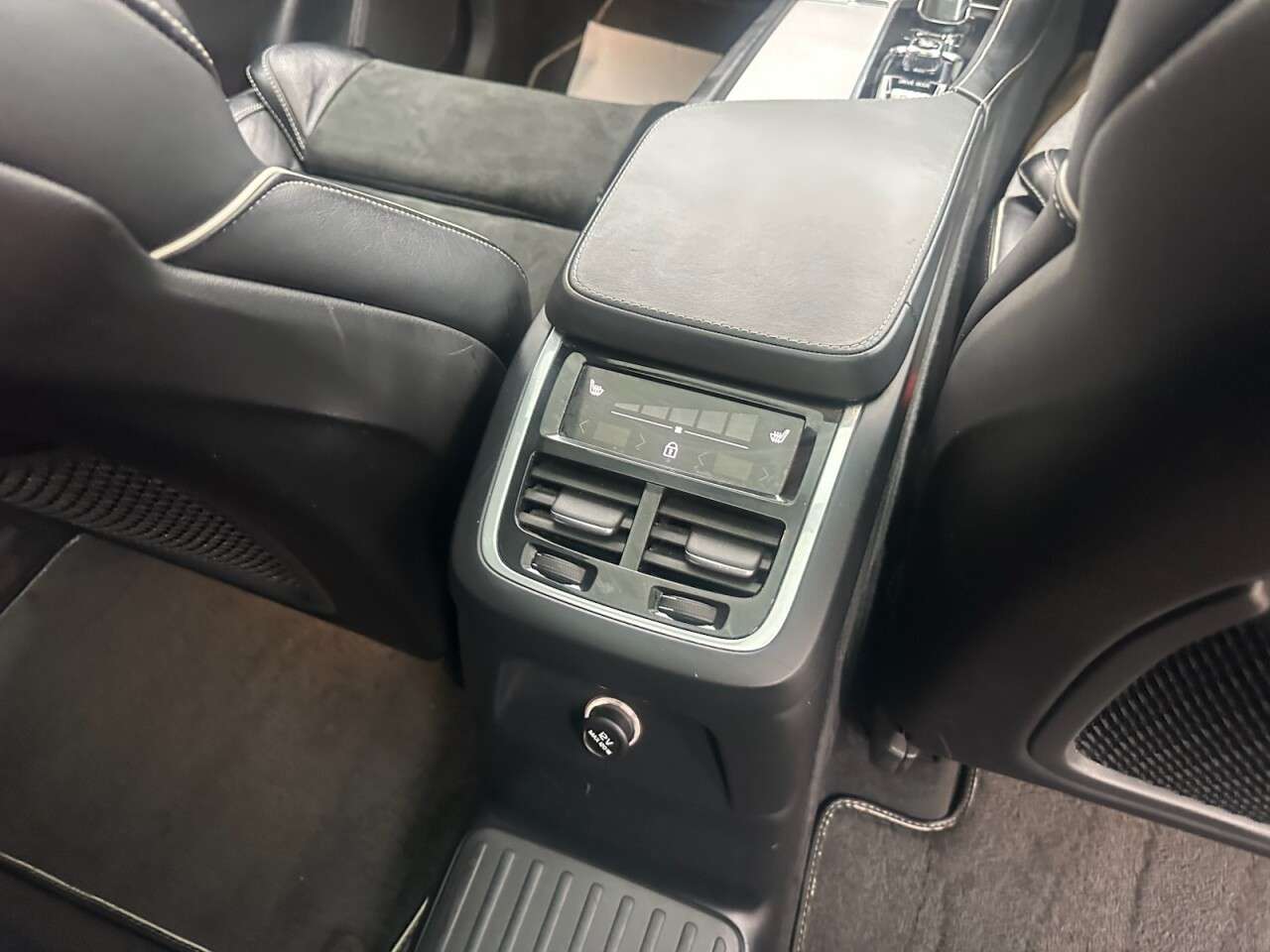 2018 VOLVO XC90 2018 VOLVO XC90