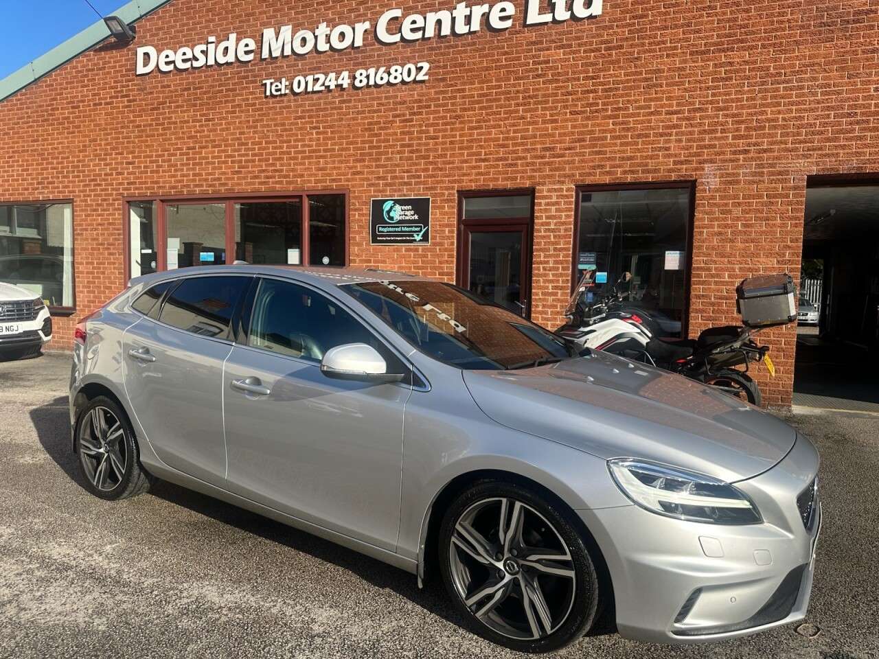 2018 VOLVO V40 2018 VOLVO V40