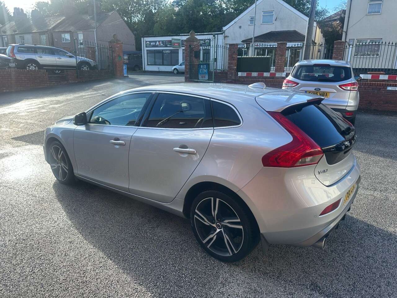 2018 VOLVO V40 2018 VOLVO V40
