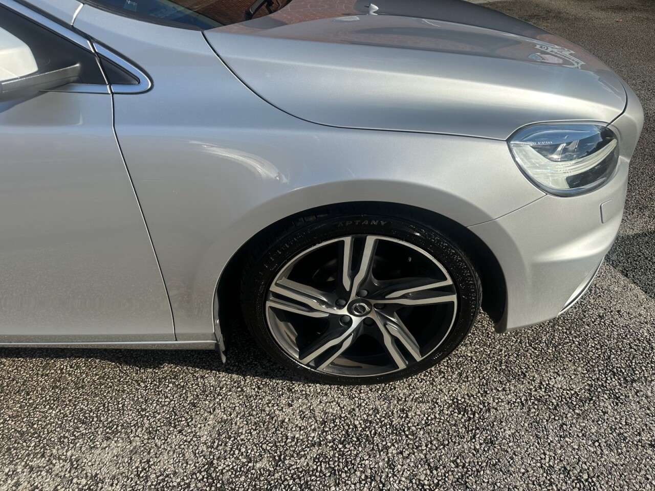 2018 VOLVO V40 2018 VOLVO V40