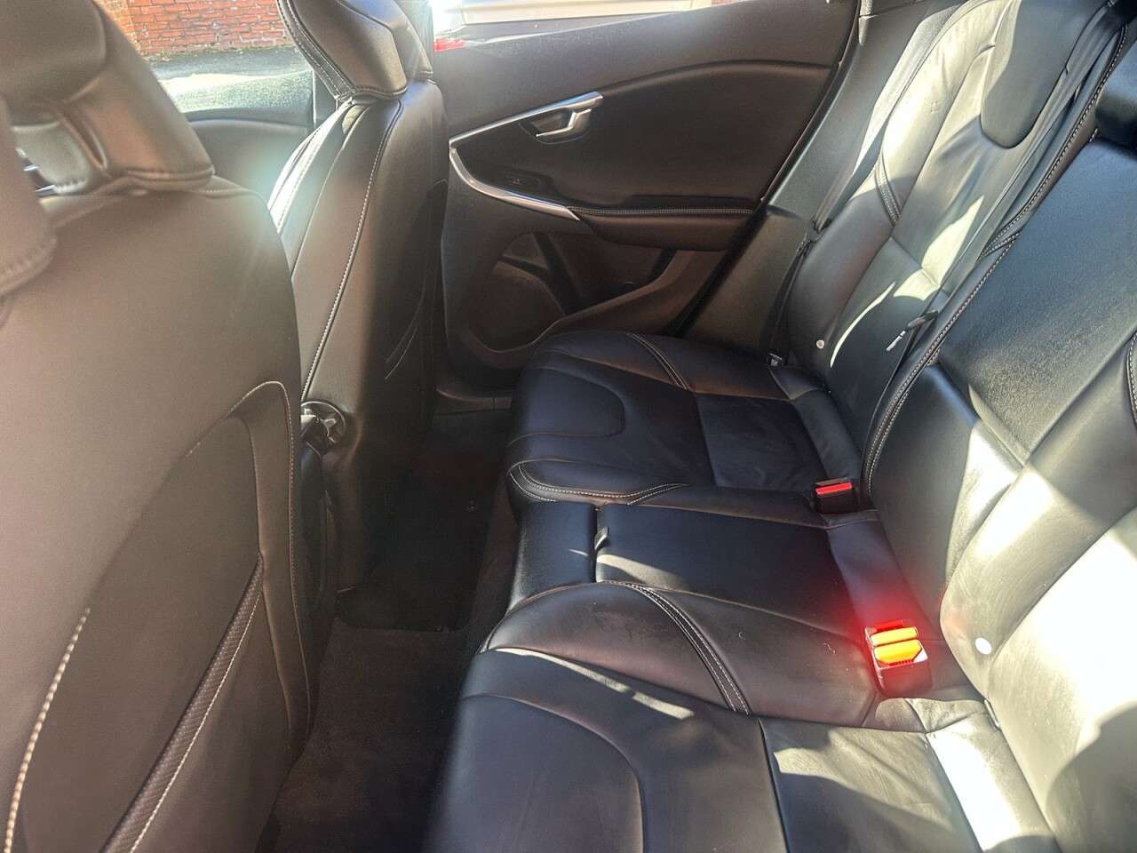 2018 VOLVO V40 2018 VOLVO V40