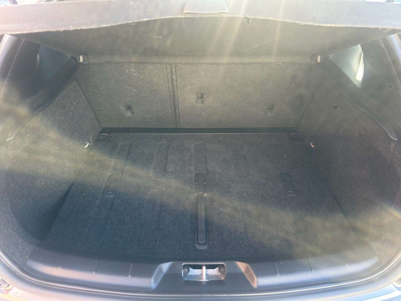 2018 VOLVO V40 2018 VOLVO V40