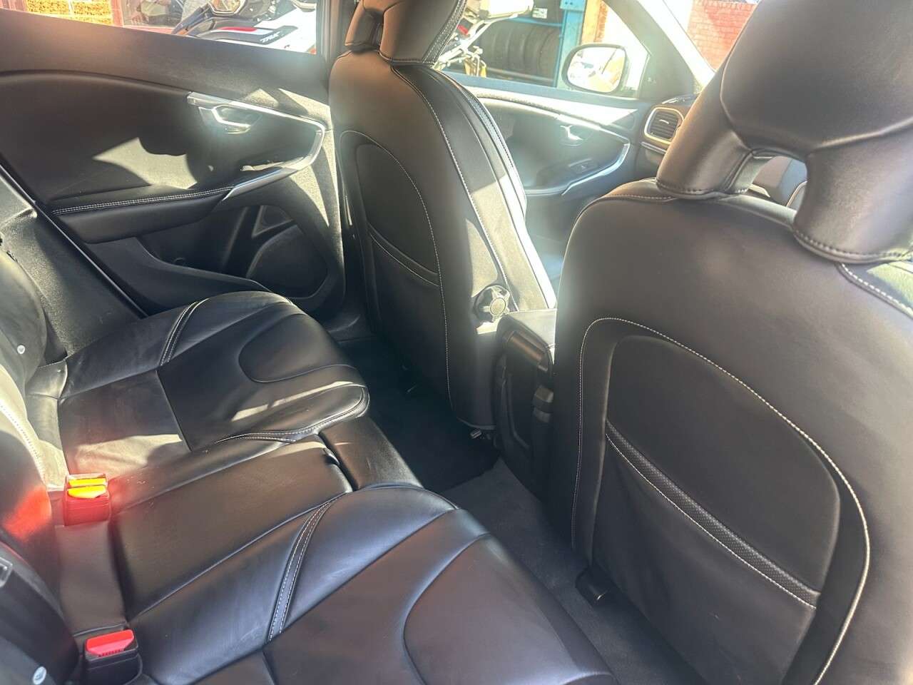 2018 VOLVO V40 2018 VOLVO V40