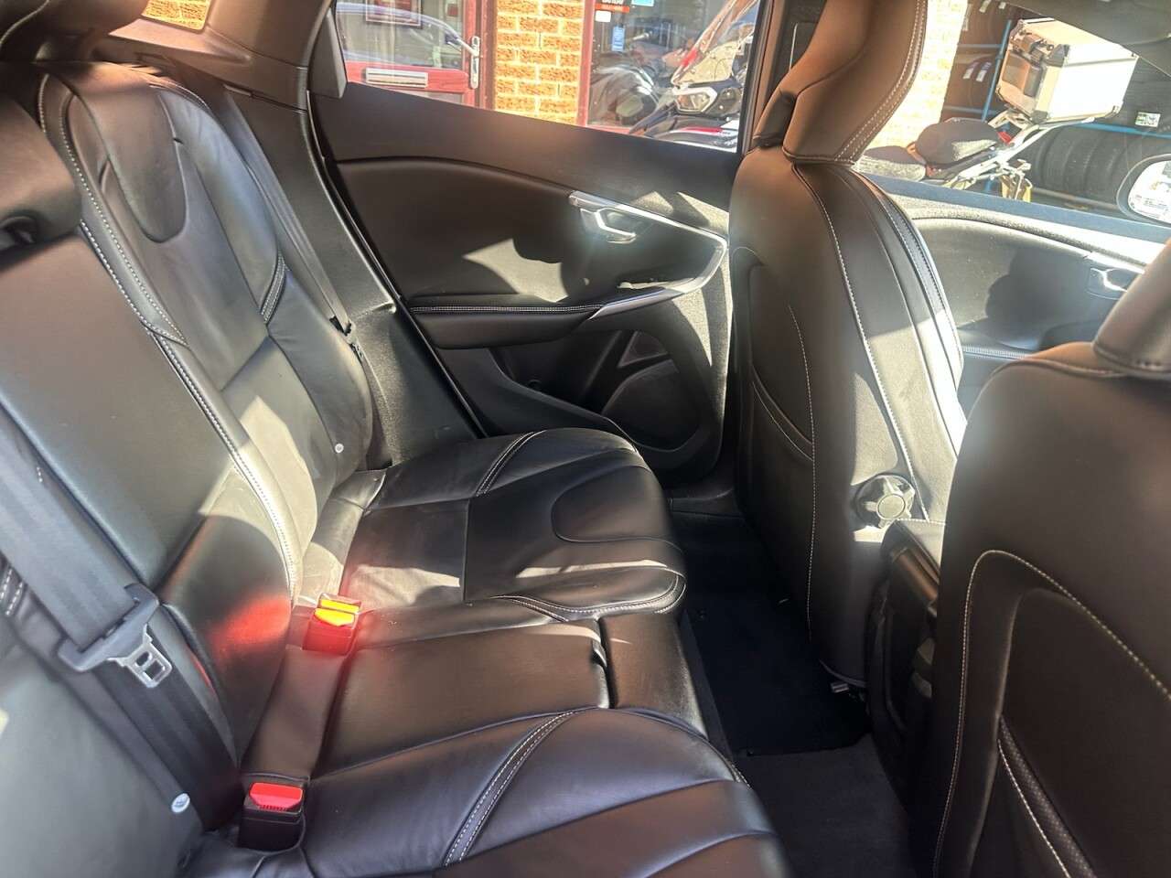 2018 VOLVO V40 2018 VOLVO V40