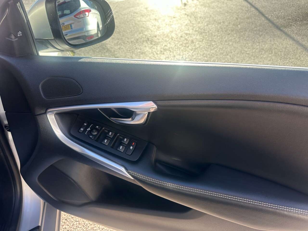 2018 VOLVO V40 2018 VOLVO V40