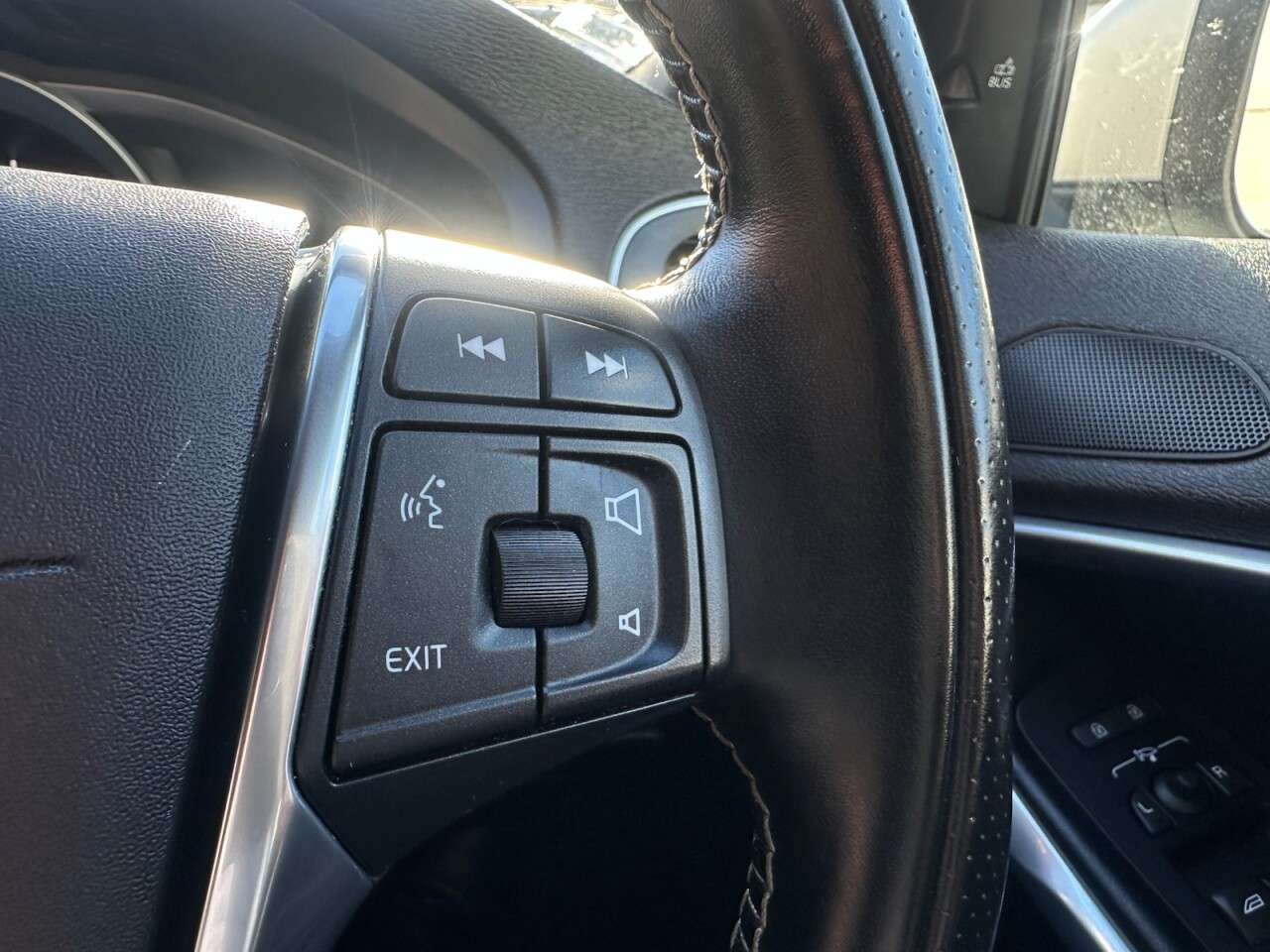 2018 VOLVO V40 2018 VOLVO V40