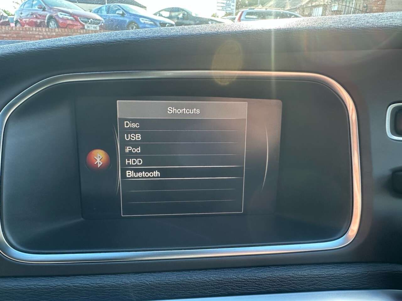 2018 VOLVO V40 2018 VOLVO V40