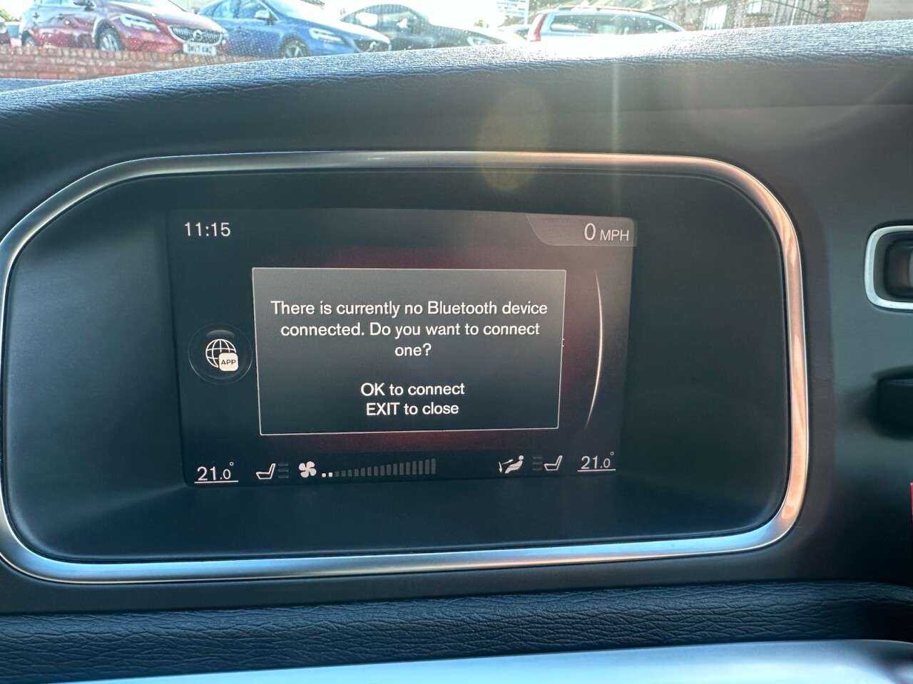 2018 VOLVO V40 2018 VOLVO V40