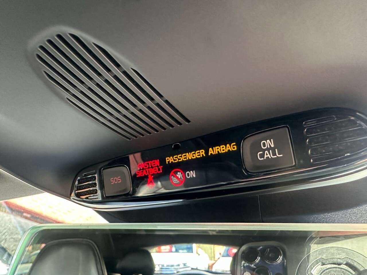 2018 VOLVO V40 2018 VOLVO V40