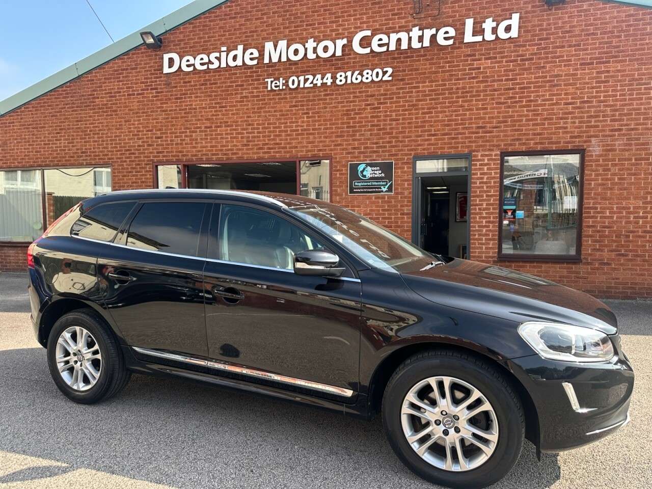 A 2015 VOLVO XC60 2.0 D4 SE Lux Nav SUV 5dr Diesel Auto Euro 6 (s/s) (190 ps) New timing belt A 2015 VOLVO XC60 2.0 D4 SE Lux Nav SUV 5dr Diesel Auto Euro 6 (s/s) (190 ps) New timing belt