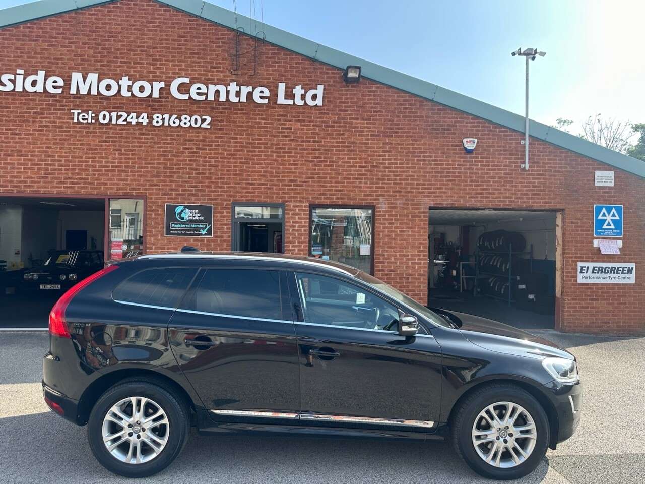 A 2015 VOLVO XC60 2.0 D4 SE Lux Nav SUV 5dr Diesel Auto Euro 6 (s/s) (190 ps) New timing belt A 2015 VOLVO XC60 2.0 D4 SE Lux Nav SUV 5dr Diesel Auto Euro 6 (s/s) (190 ps) New timing belt