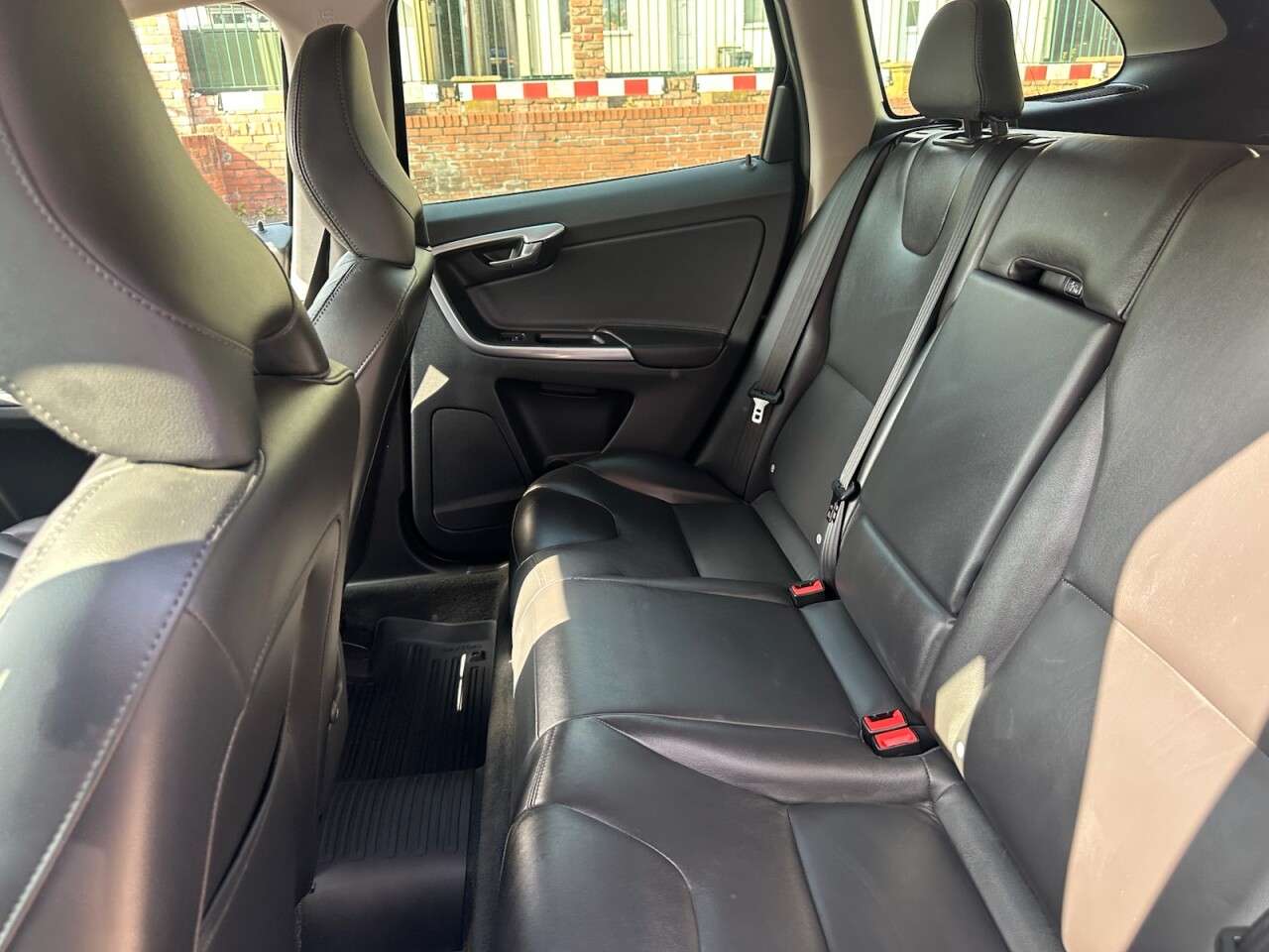 2015 VOLVO XC60 2015 VOLVO XC60