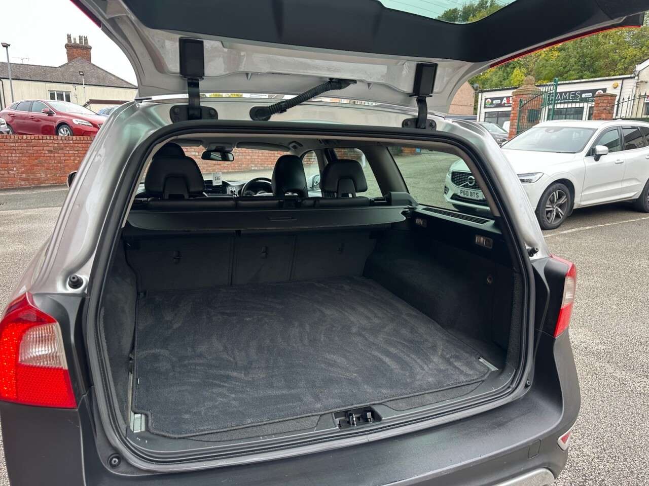 2012 VOLVO XC70 2012 VOLVO XC70