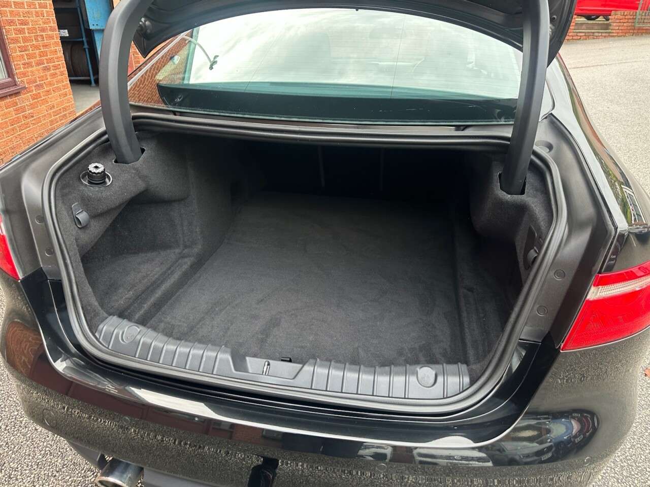 2017 JAGUAR XF 2017 JAGUAR XF