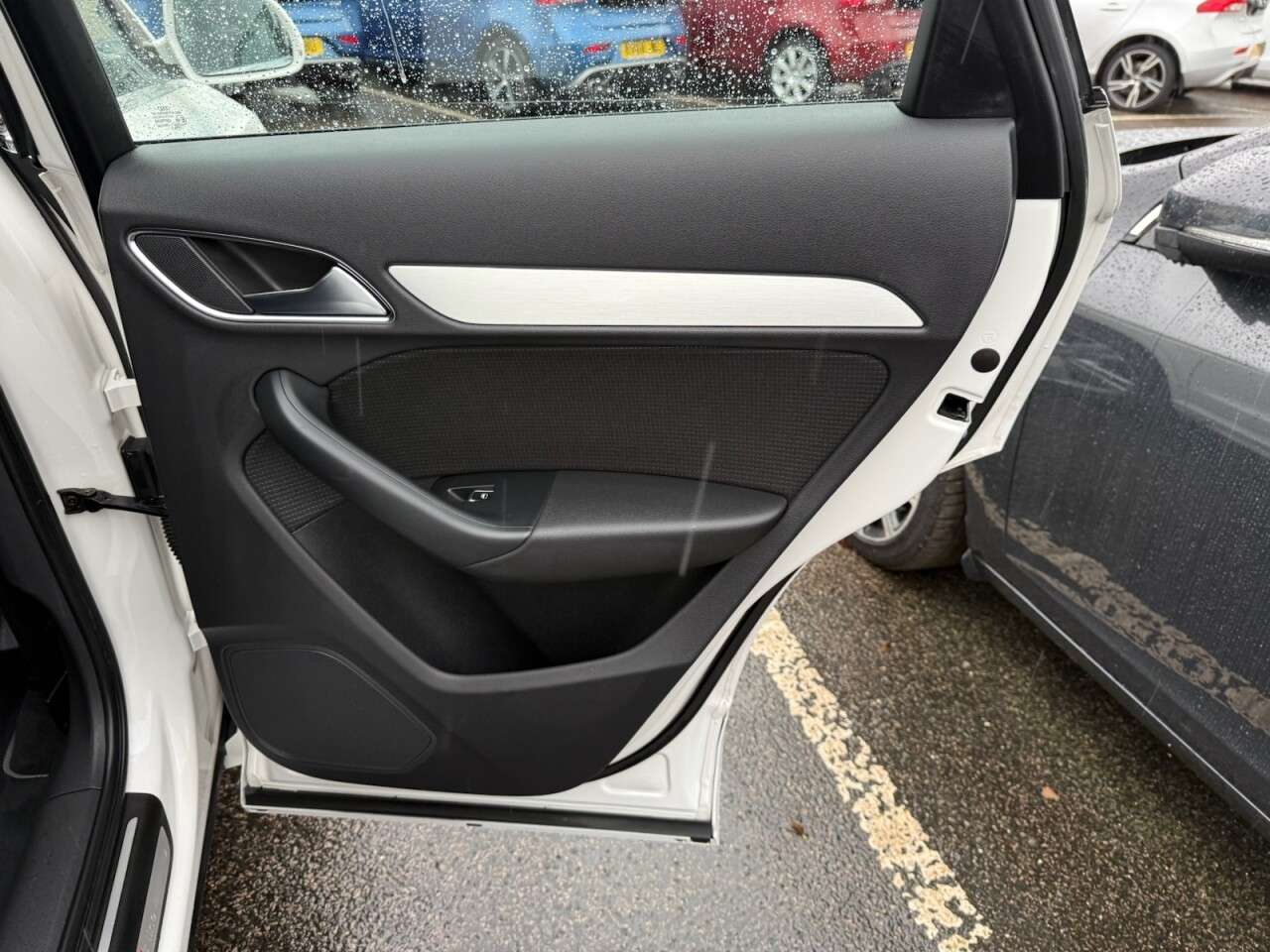 2015 AUDI Q3 2015 AUDI Q3