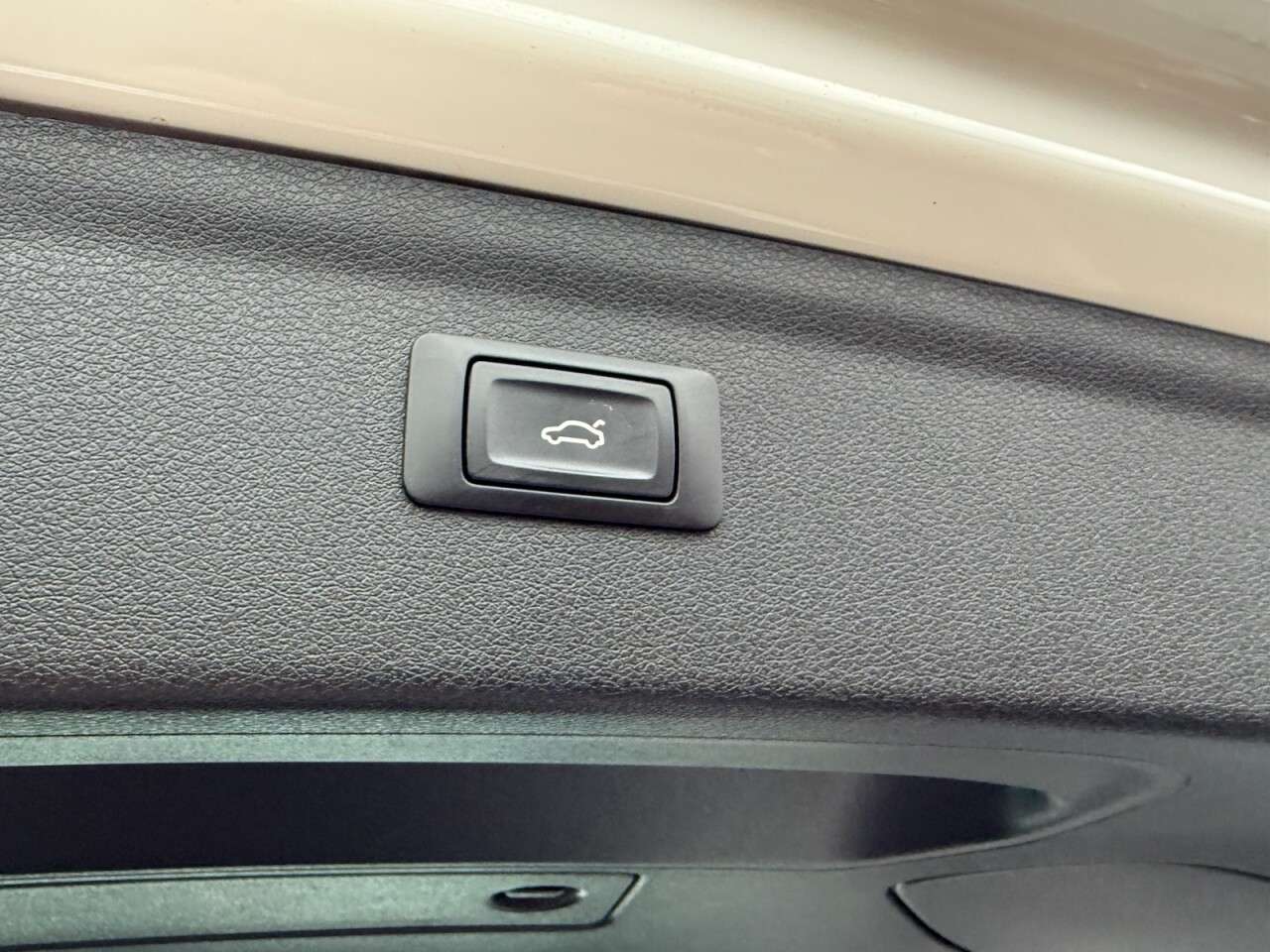 2015 AUDI Q3 2015 AUDI Q3