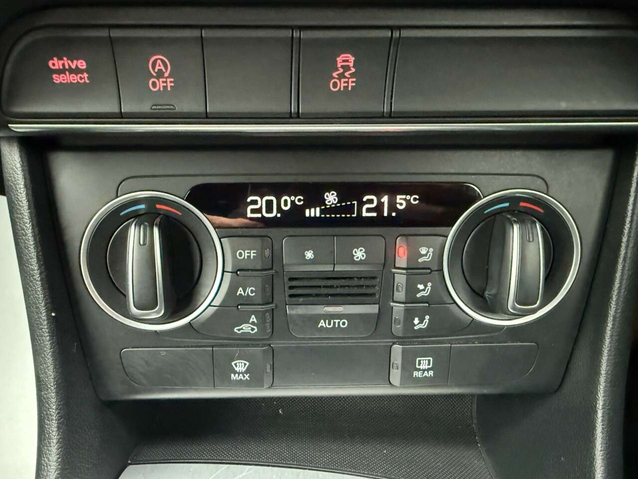 2015 AUDI Q3 2015 AUDI Q3