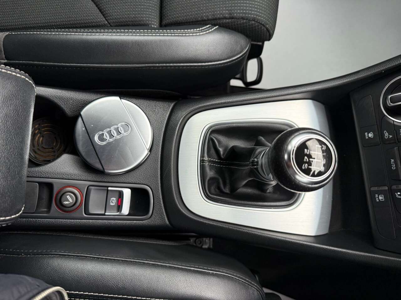 2015 AUDI Q3 2015 AUDI Q3