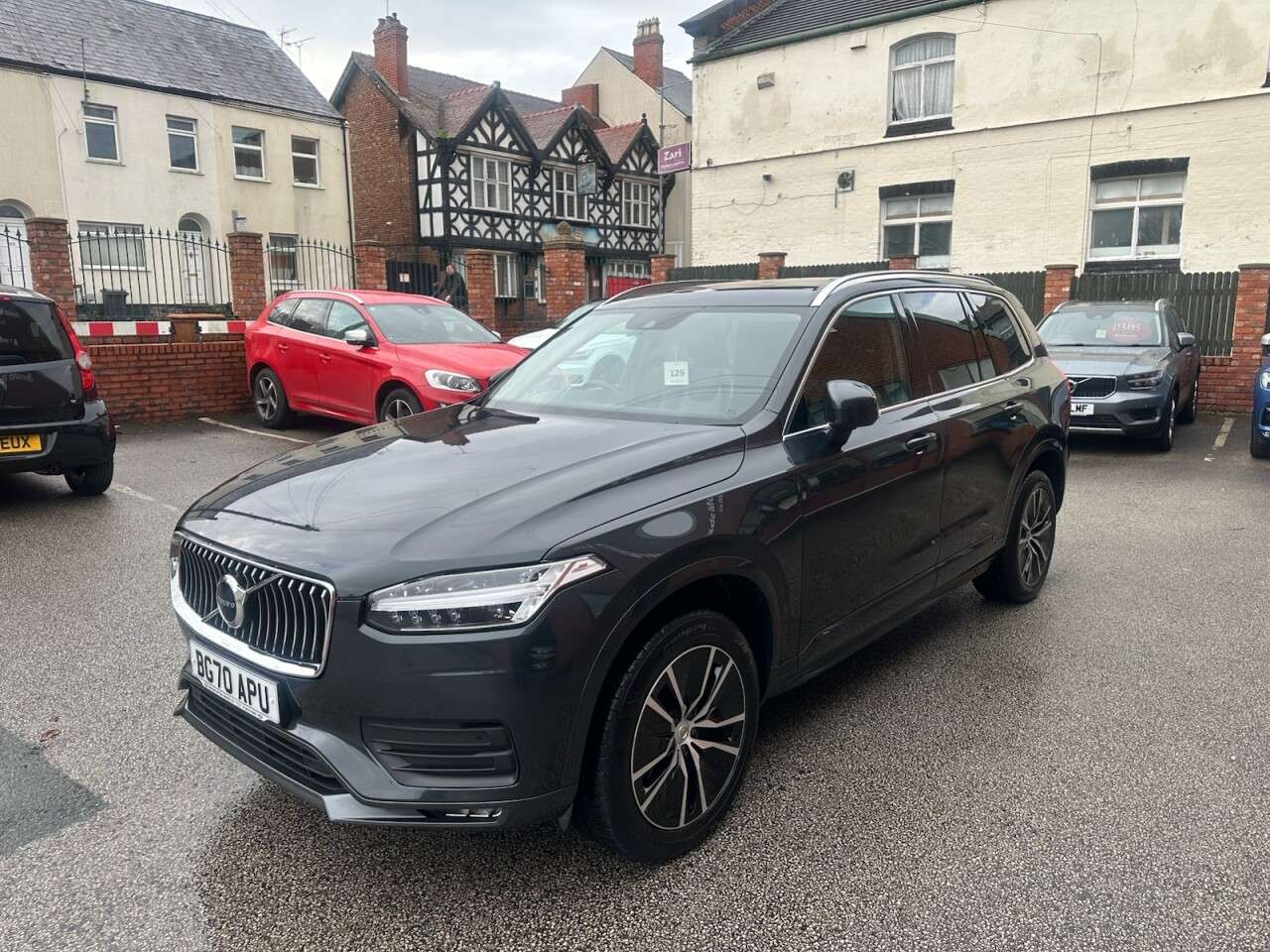 A 2020 VOLVO XC90 2.0 B5 MHEV Momentum SUV 5dr Petrol Hybrid Auto 4WD Euro 6 (s/s) (250 ps) R A 2020 VOLVO XC90 2.0 B5 MHEV Momentum SUV 5dr Petrol Hybrid Auto 4WD Euro 6 (s/s) (250 ps) R