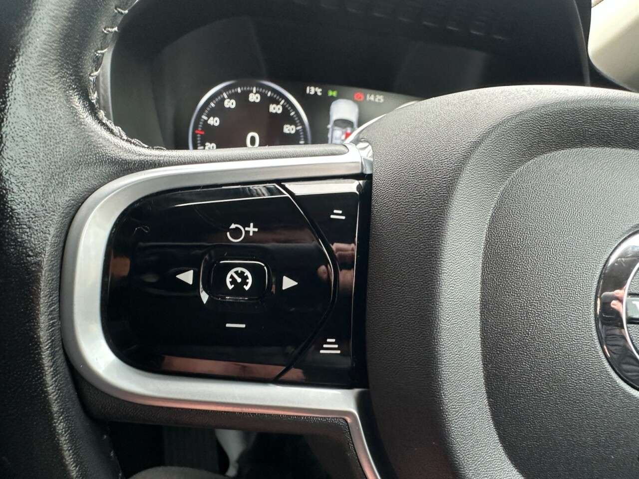 2020 VOLVO XC90 2020 VOLVO XC90