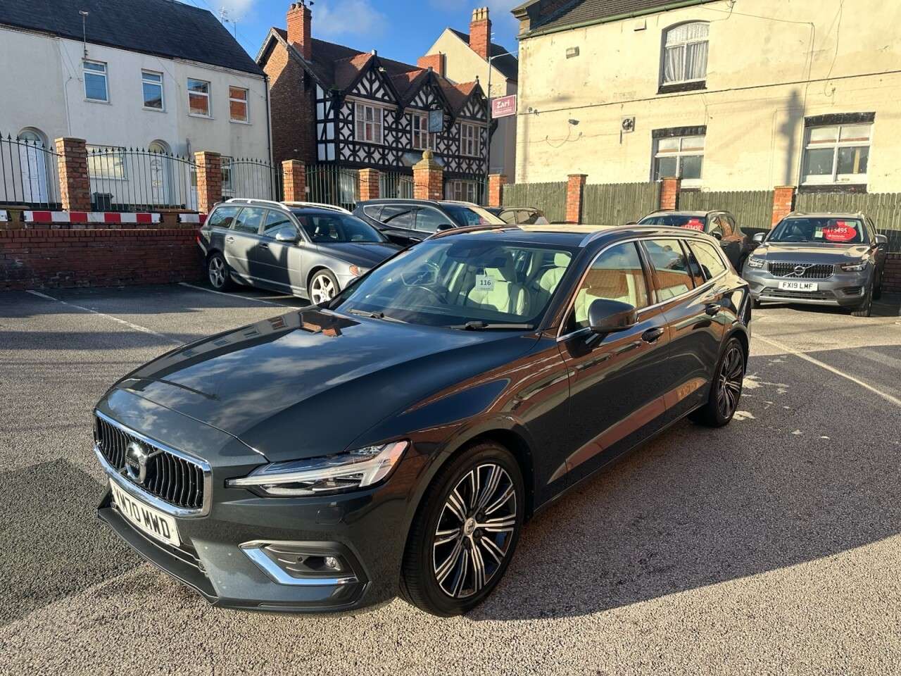 2020 VOLVO V60 2020 VOLVO V60