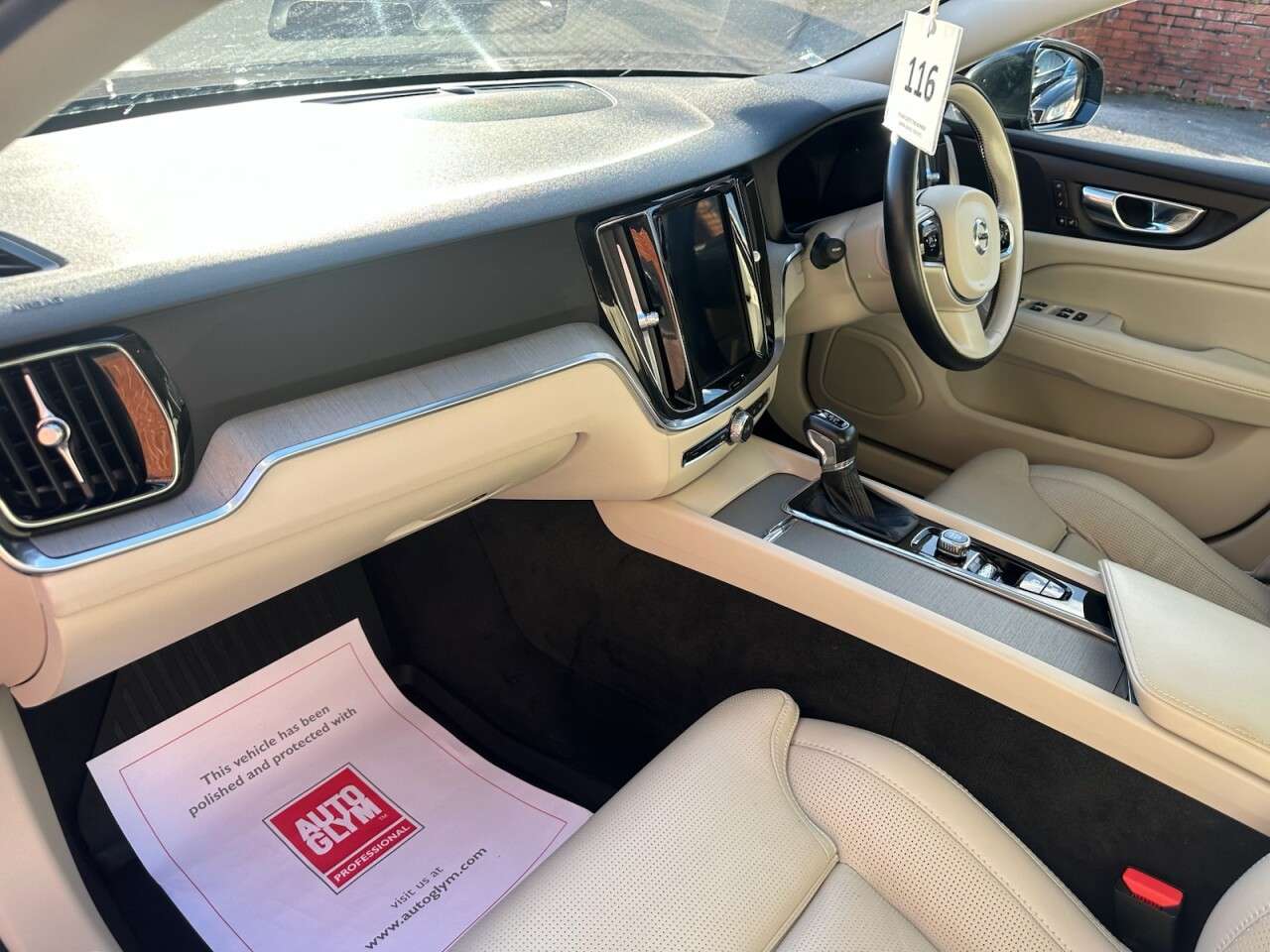 2020 VOLVO V60 2020 VOLVO V60