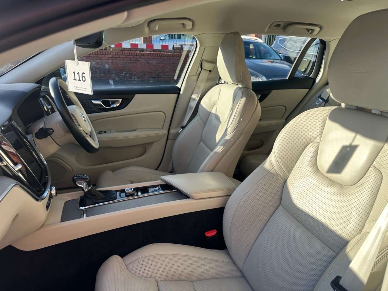 2020 VOLVO V60 2020 VOLVO V60