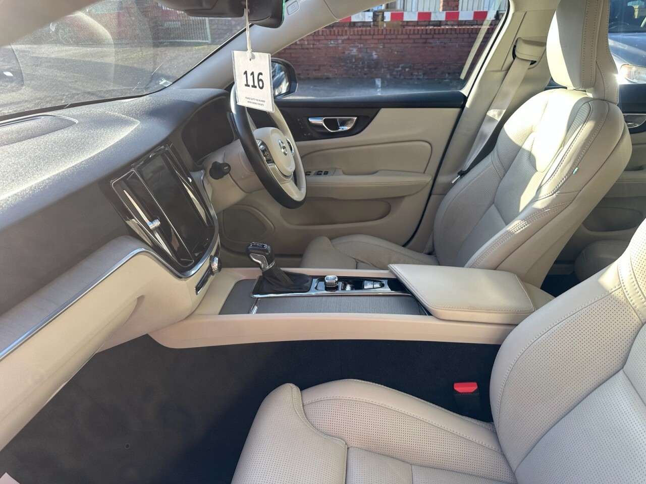 2020 VOLVO V60 2020 VOLVO V60