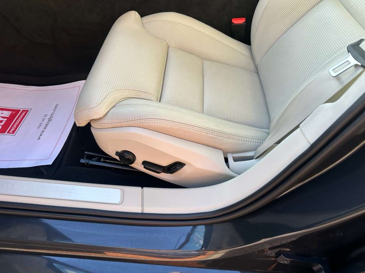 2020 VOLVO V60 2020 VOLVO V60