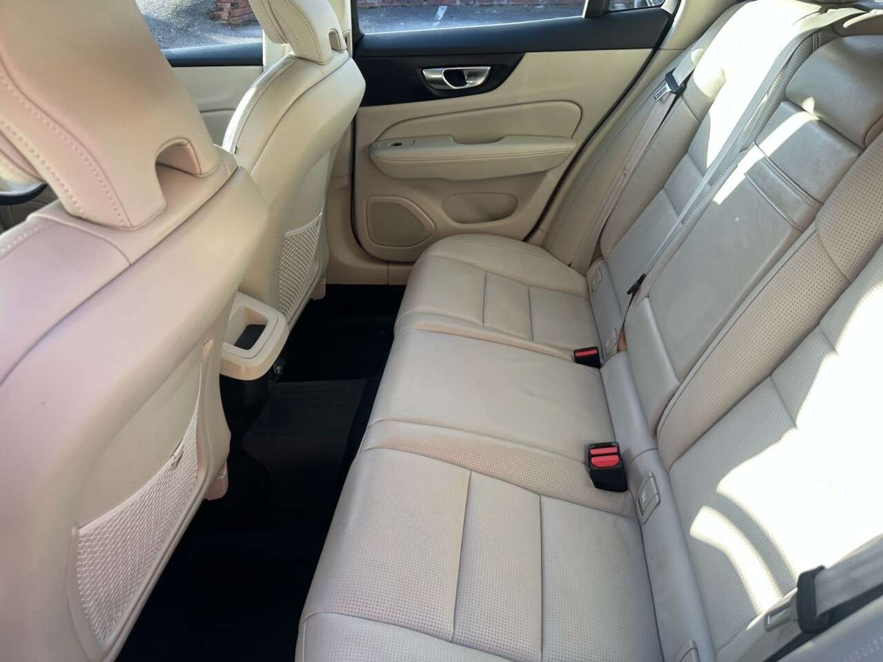 2020 VOLVO V60 2020 VOLVO V60