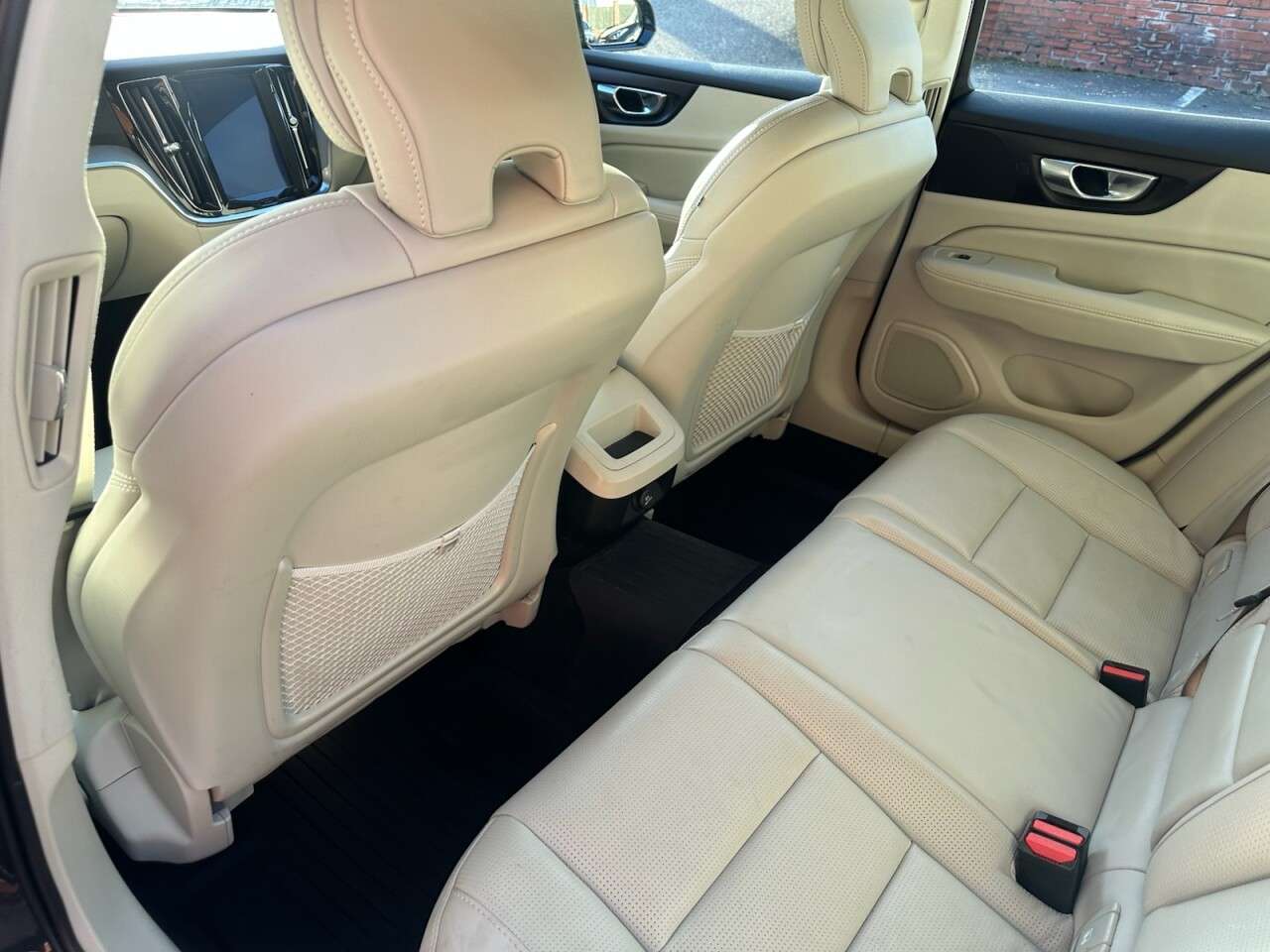 2020 VOLVO V60 2020 VOLVO V60