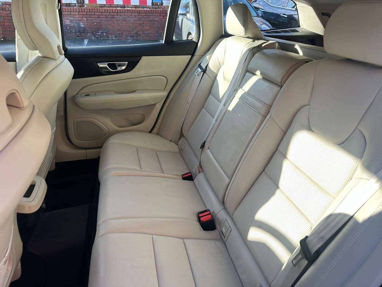 2020 VOLVO V60 2020 VOLVO V60