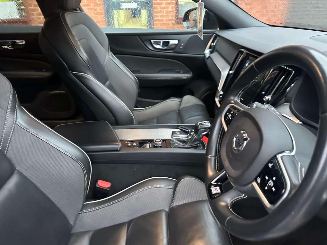 2019 VOLVO V60 2019 VOLVO V60