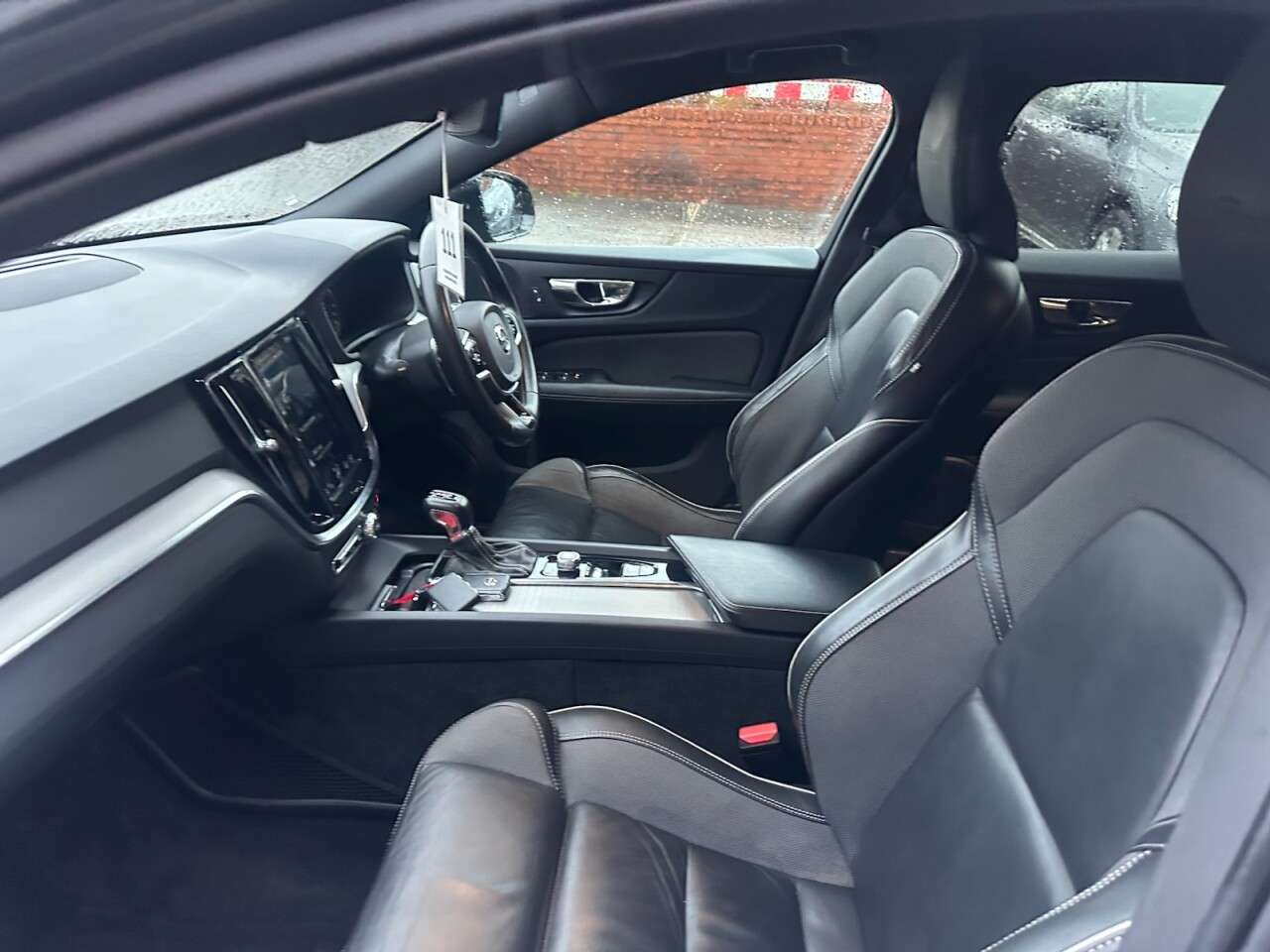 2019 VOLVO V60 2019 VOLVO V60