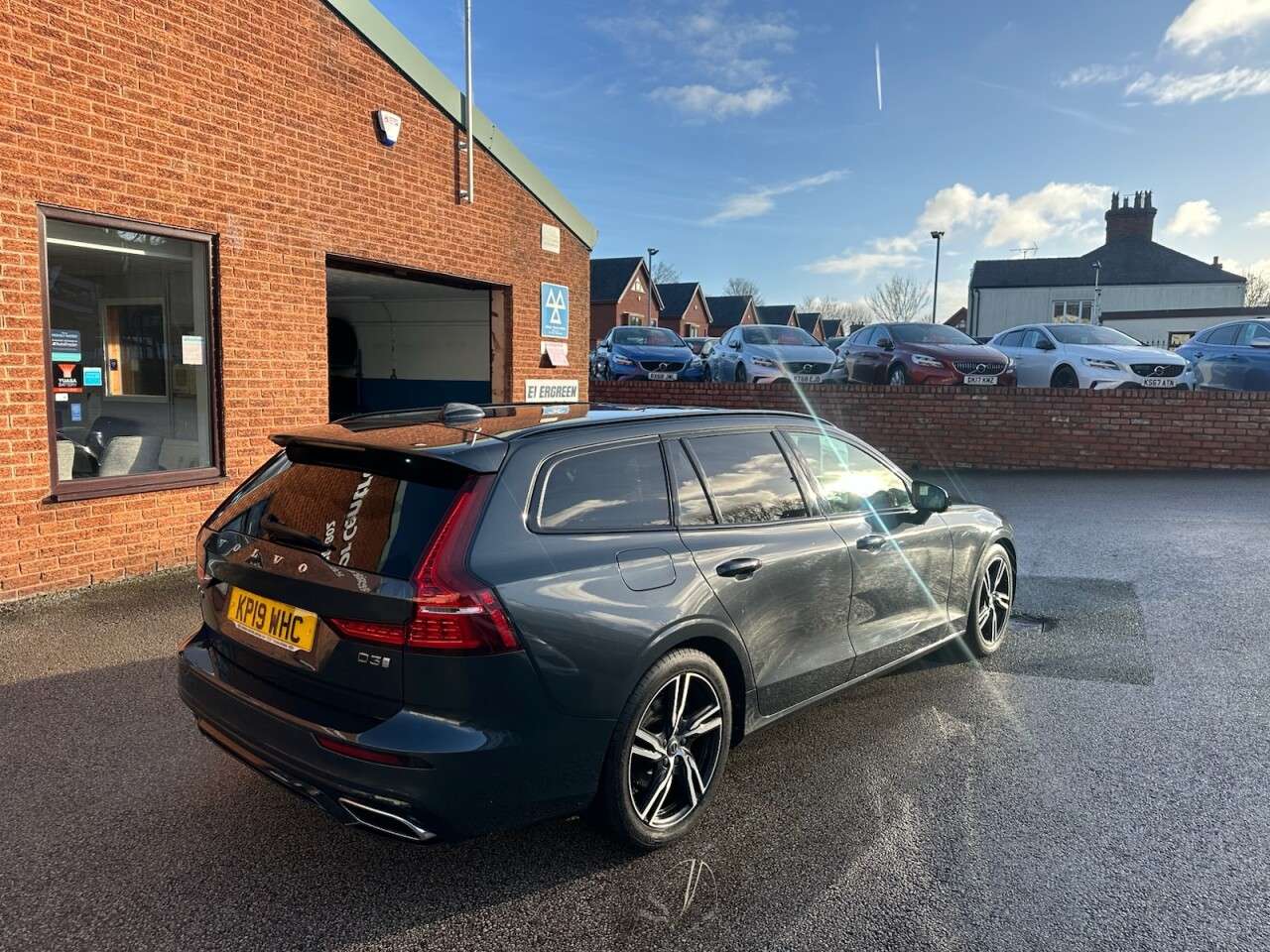 2019 VOLVO V60 2019 VOLVO V60